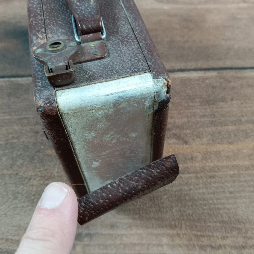 Vintage Eastman Kodak CineKodak Model B 16mm Movie Camera Brown Leather f1.9 Len